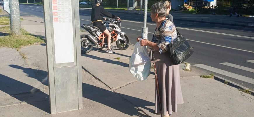 Питбайкер на пешеходном переходе